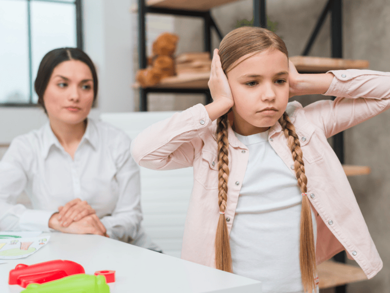 دلایل و عوامل مؤثر بر اختلال عدم یکپارچگی حسی